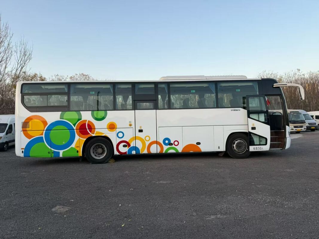 Gebruikte luxe bussen Yutong Zk6119 Yuchai 330 pk Leaf Spring 50 zitplaatsen Lux Transport met airconditioning Voor toeristen of lange afstand