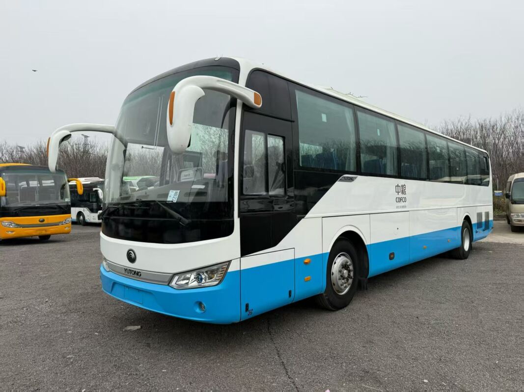 Gebruikte bussen Yutong Zk6125 Yuchai 330 pk Leaf Spring 65 zitplaatsen Lux Transport met airconditioning voor pendel of lange afstand