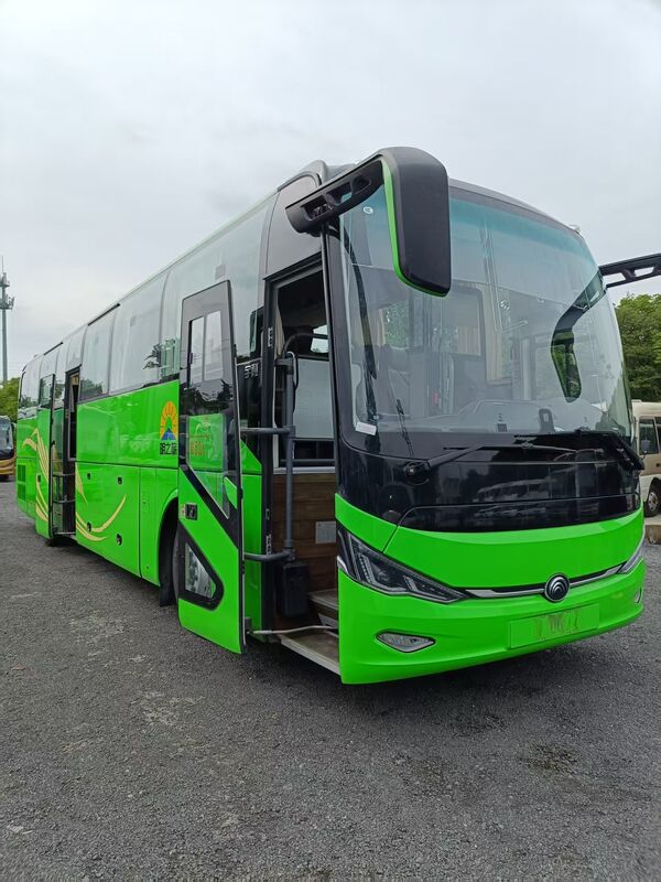 Gebruikte bussen Yu-tong ZK6127 Weichai Euro 6 Leaf Spring 50 zitplaatsen 2023 jaar Lux Transport met airconditioning Voor pendel of lange afstand