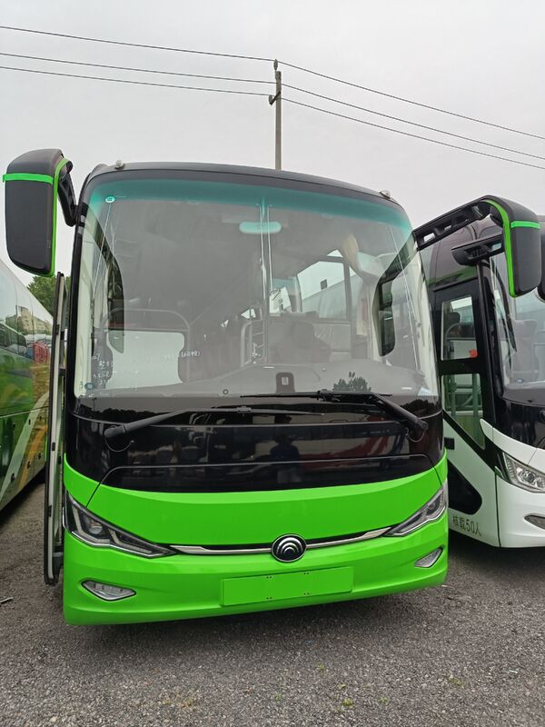 Gebruikte bussen Yu-tong ZK6127 Weichai Euro 6 Leaf Spring 50 zitplaatsen 2023 jaar Lux Transport met airconditioning Voor pendel of lange afstand