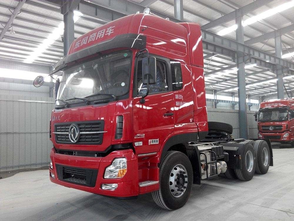 Dongfeng Gebruikte Vrachtwagenaanhangwagens, Gebruikte Tractoreenheden 7560×2500×3030mm 6×4-Aandrijvingswijze
