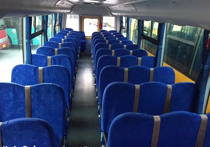 DONGFENG oude Gele Schoolbus, het Grote Gebruikte Model van de Busbus LHD met 56 Zetels