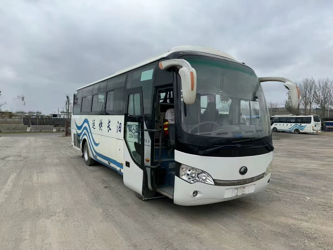 ZK6888 37-zits Gebruikte Yutong Stadsbus Luxe Touringcar 2+2 Indeling Op Maat Gemaakte Verf