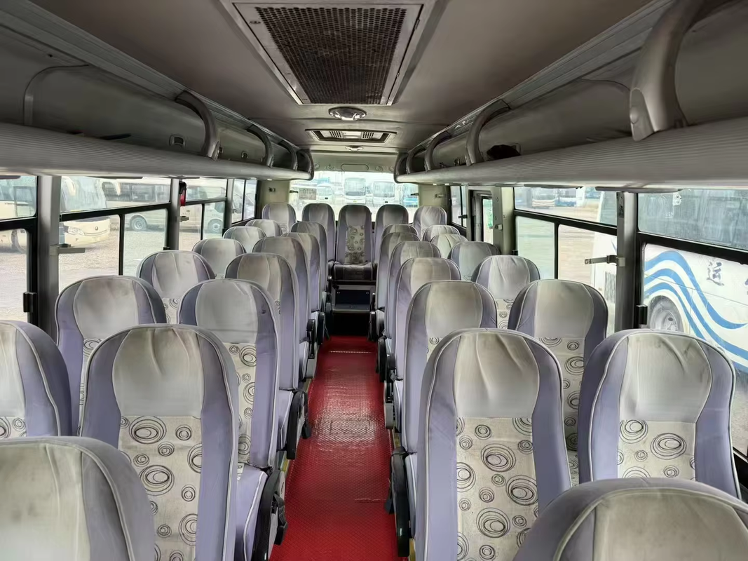ZK6888 37-zits Gebruikte Yutong Stadsbus Luxe Touringcar 2+2 Indeling Op Maat Gemaakte Verf
