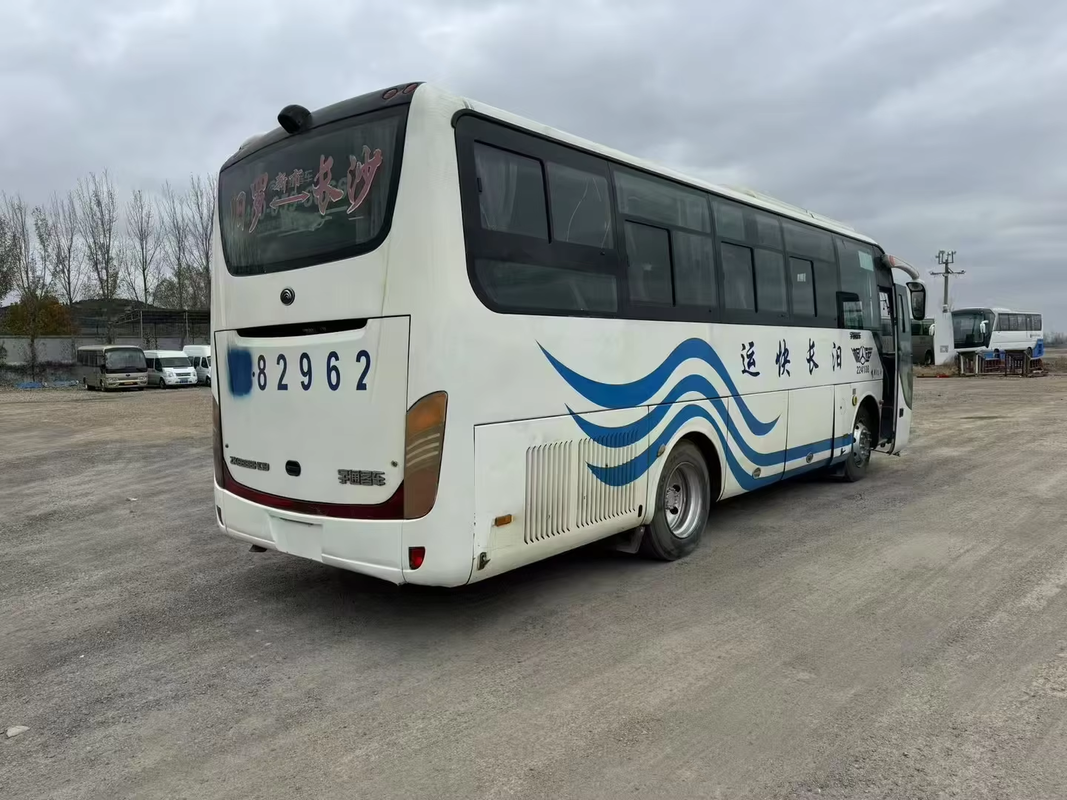 ZK6888 37-zits Gebruikte Yutong Stadsbus Luxe Touringcar 2+2 Indeling Op Maat Gemaakte Verf