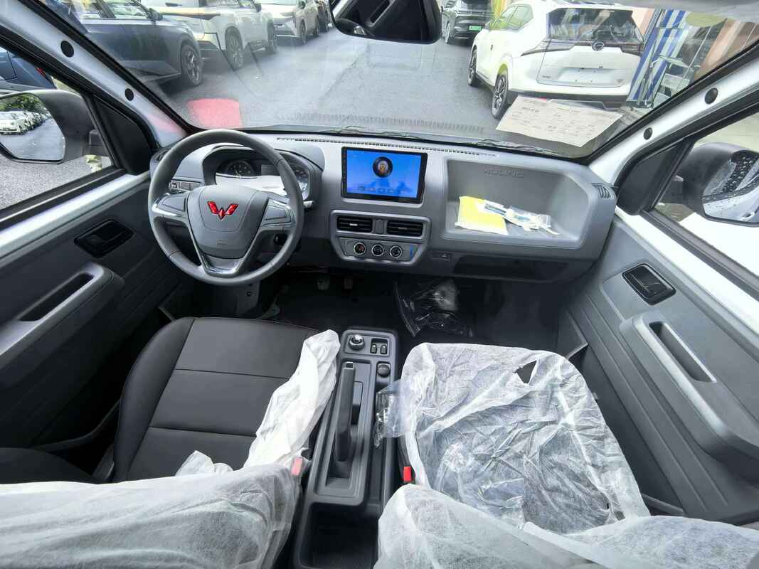 Wuling Yangguang EV, elektrische minibus, elektrische passagiersbus met 9 zitplaatsen, puur elektrische shuttlebus, lichte elektrische bus, LHD elektrische microbus