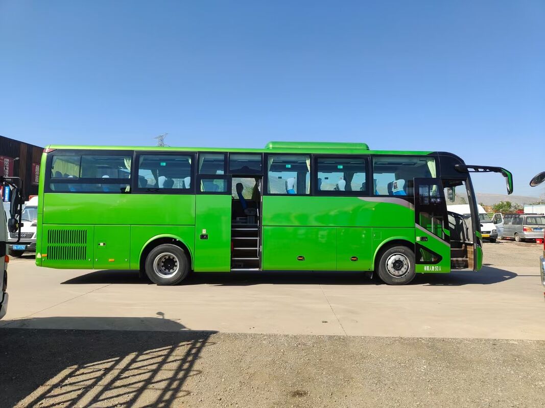 Gebruikte Yutong ZK6117 Bus Weichai Dieselmotor Dubbele Deur 50 Zitplaatsen Luxe Tour Coach LHD te Koop