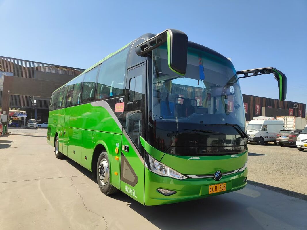 Gebruikte Yutong ZK6117 Bus Weichai Dieselmotor Dubbele Deur 50 Zitplaatsen Luxe Tour Coach LHD te Koop