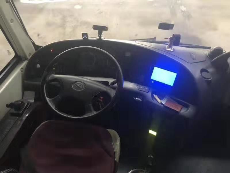 De nieuwe van de het Merk Rode Gebruikte Passagier van Aankomstyutong van het de Bus 2013 Jaar Handtransmissie