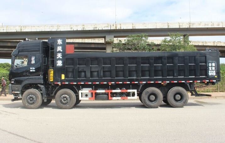 8x4 aandrijvings420hp Euro IV/V Gebruikte het Werkvrachtwagens met de Motor van Dongfeng Cummins