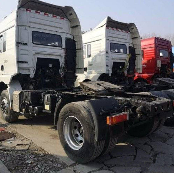 Het witte Shacman-Merk gebruikte Diesel 2017 van Tractoraanhangwagens 350hp Euro V Handjaar