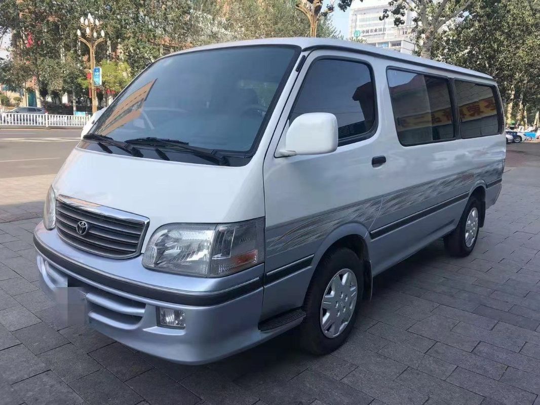 13 de zetelsdiesel Toyota gebruikte Minibus met AC uitrust Geen Ongevallen 2015 Jaar