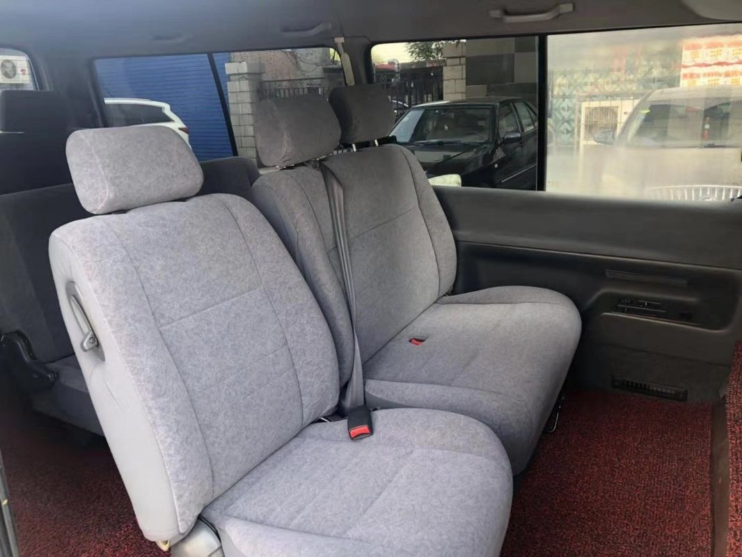 13 de zetelsdiesel Toyota gebruikte Minibus met AC uitrust Geen Ongevallen 2015 Jaar