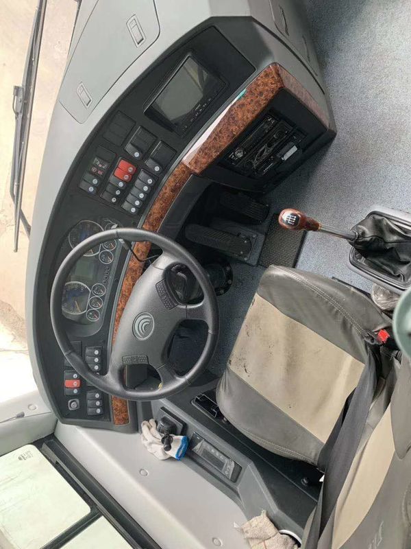 YC van het de Bus 2015 Jaar van de motorlhd Yutong Gebruikte Onderlegger voor glazen Diesel 55 Seat 12 Meter