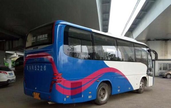 33 de zetels gebruikten van de het Merkyc Motor van de Reisbus Hogere de Passagiersbus Bus
