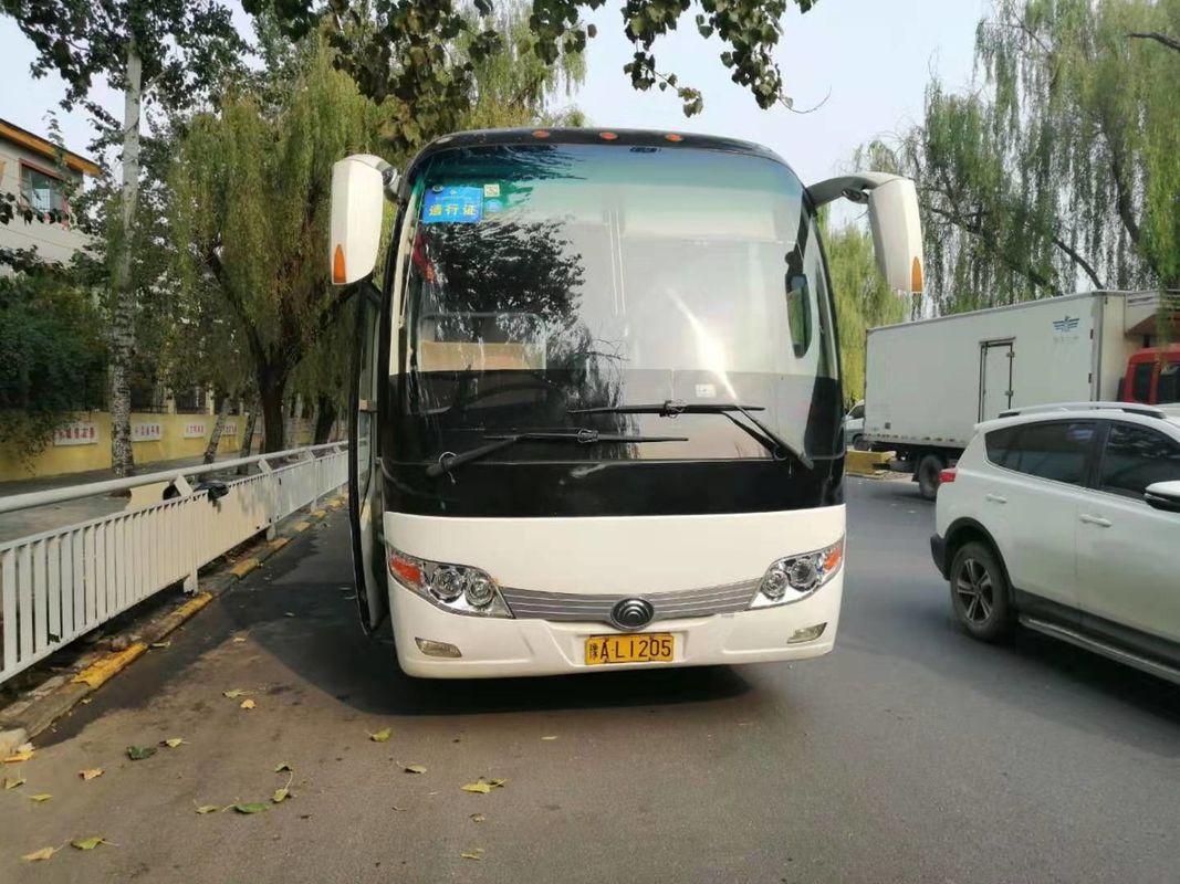 Witte Kleur Gebruikte Yutong-Bussen 47 de Diesel van het Zetels 2013 Jaar Bus Goede Voorwaarde van Yutong