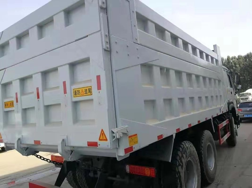 ZZ3317N3867 de gebruikte Vrachtwagen van de de Bandenkipper van de Stortplaatsvrachtwagen 8*4 12 met Rechtse Aandrijving