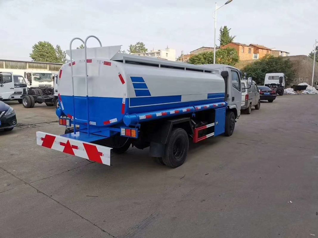 Lichte de Tankwagen5m3 Olie van de Plichts4x2 5000L Stookolie het Bijtanken Vrachtwageniso Certificatie