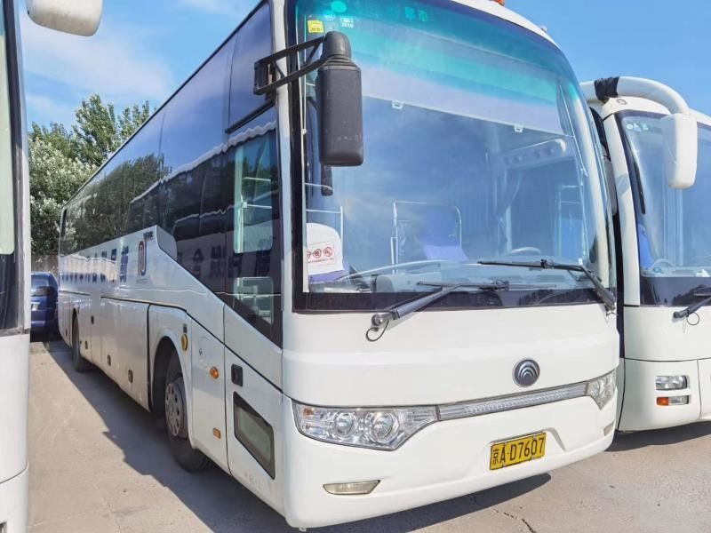 Binnenland van de de Busluxe van de 2010 Jaar Diesel Zetels het RHD Gebruikte Reis van Yutong ZK6122 51