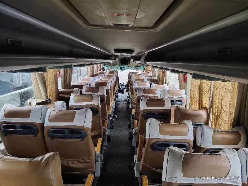 Kinglongrhd Dieselmotor 53 Zetels 233kw gebruikte de Dubbele Deuren van Busbus with AC