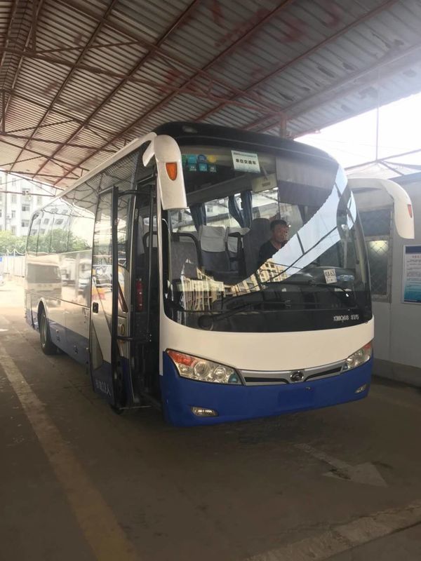 Het Kinglongmerk gebruikte de Handbus XMQ6898 39seats van Sencond van de Reisbus met AC de Achter Goede Voorwaarde van de Motor Blauwe en Witte Kleur