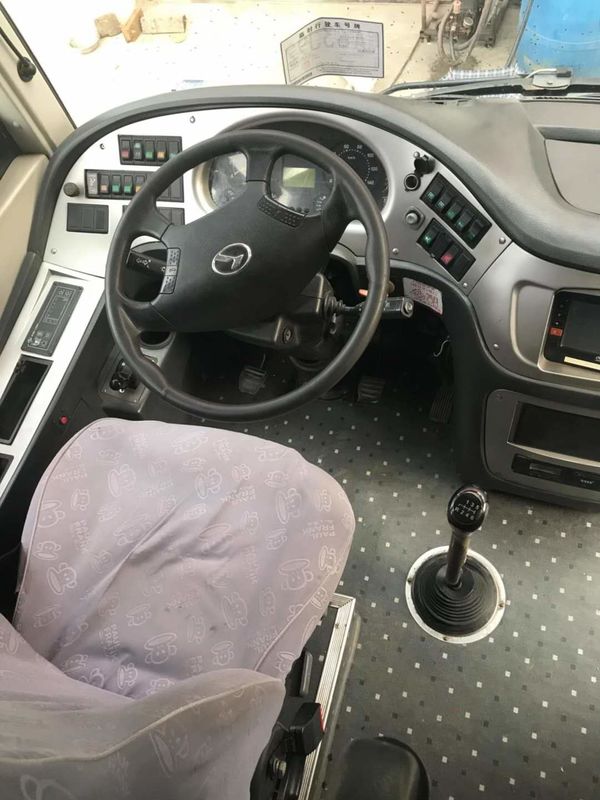 Het Kinglongmerk gebruikte de Handbus XMQ6898 39seats van Sencond van de Reisbus met AC de Achter Goede Voorwaarde van de Motor Blauwe en Witte Kleur