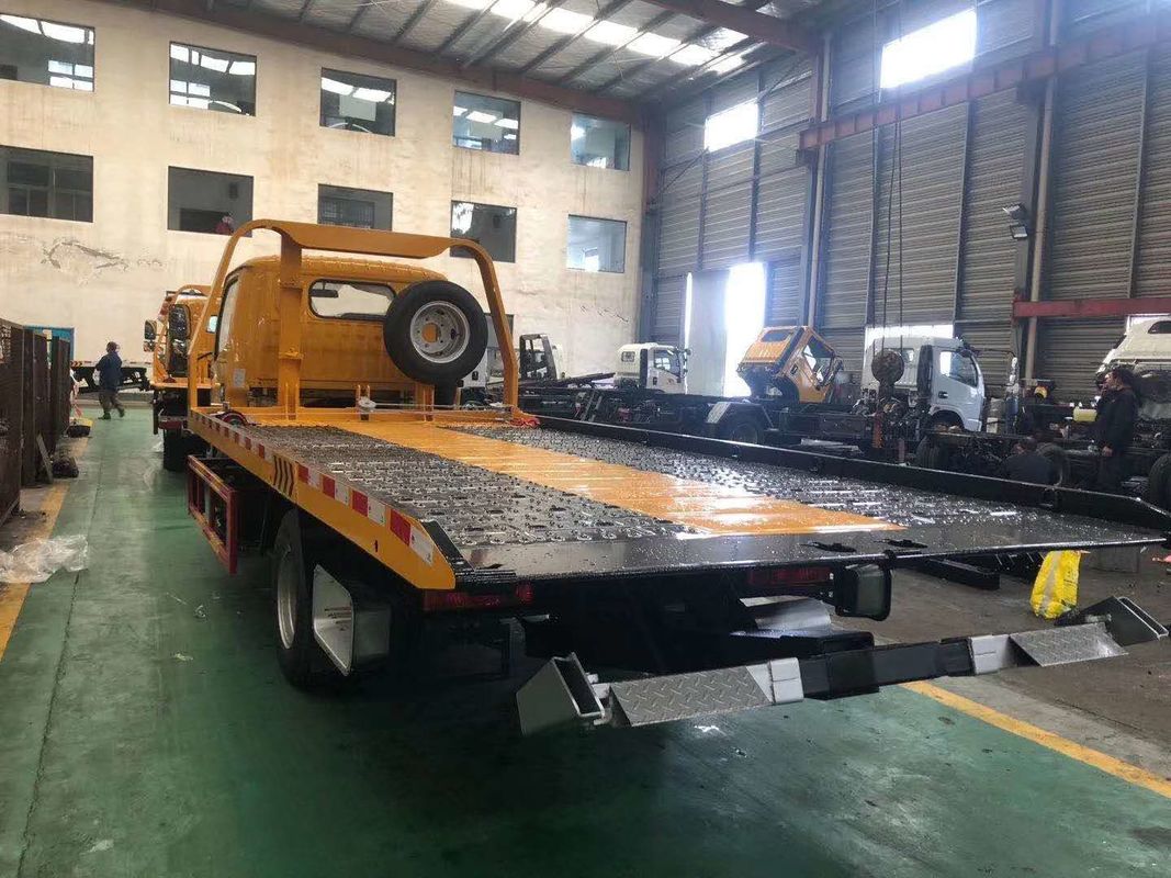 Euro 3 Dongfeng 95HP 6 de Redding Tow Trucks van de Wielweg 3 Ton 5 Ton 6 Ton