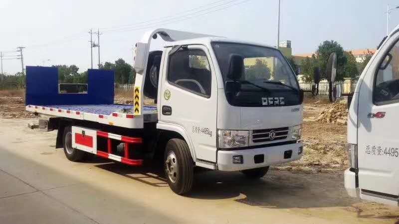 Euro 3 Dongfeng 95HP 6 de Redding Tow Trucks van de Wielweg 3 Ton 5 Ton 6 Ton
