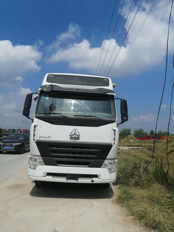 De Tractorvrachtwagen Hoofd6x4 van China Sinotruk Howo A7 met verschillende kleuren