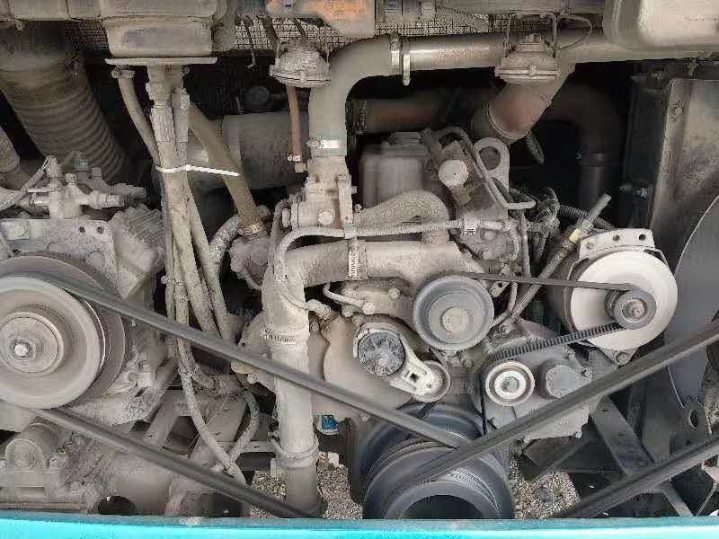 Zetels van ZK6116HF 228kw 51 gebruikten Yutong-van de de Bussenluxe van de Bussenpassagier van de de Zetels de Lage Kilometer Naakte Verpakking LHD