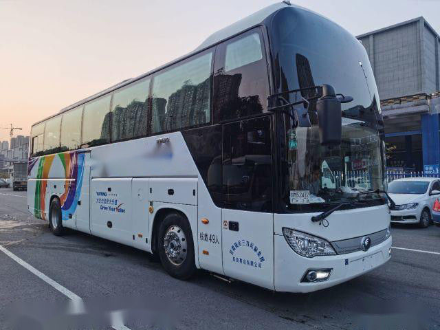 De passagier Zk6118 336kw 49 Zetels Gebruikte Yutong vervoert 2017 Chassis Weichai 336kw van het Jaarluchtkussen per bus