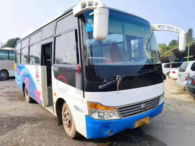 ISO Yutong ZK6752D 29 van het de Busstaal van de Zetelslhd Gebruikte Passagier de Chassis Enige Deuren