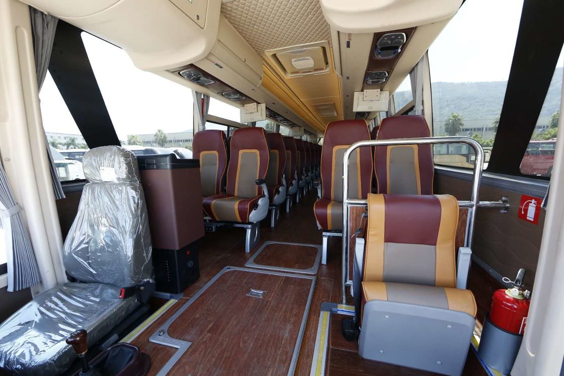 Het nieuwe Merk Dubbel Axle Euro II Diesel Reisbus Front Cummins Engine Buses 58-70 Zetels gebruikte Gouden Draak XML6125