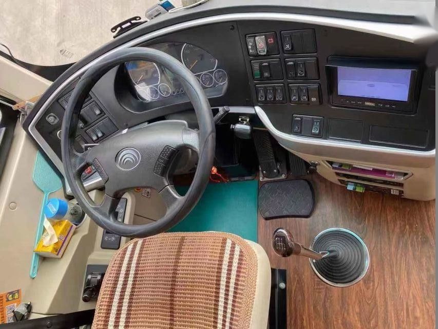 De linker van het Luchtkussenchassis van Leidings Enige Deuren de Luxevip Zetels gebruikten Zetels van het de Busmerk ZK6908 38 van Passagiers de Bus Gebruikte Yutong