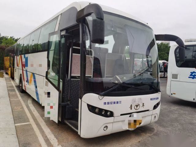 YOUNGMAN JNP6108 39 Bus van de Zetelswp 199kw de Achtermotor gebruikte Zetels van het het Luchtkussen de Chassis Verlaten Sturende Leer van de Passagiersbus