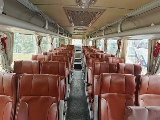 YOUNGMAN JNP6108 39 Bus van de Zetelswp 199kw de Achtermotor gebruikte Zetels van het het Luchtkussen de Chassis Verlaten Sturende Leer van de Passagiersbus