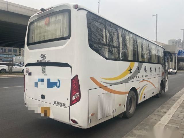 De gebruikte Hogere Bus Modelklq6882 39 van de de passagiersbus van het Zetelsstaal chassis gebruikte achter verlaten de motor162kw enige deuren van Yuchai stuurt