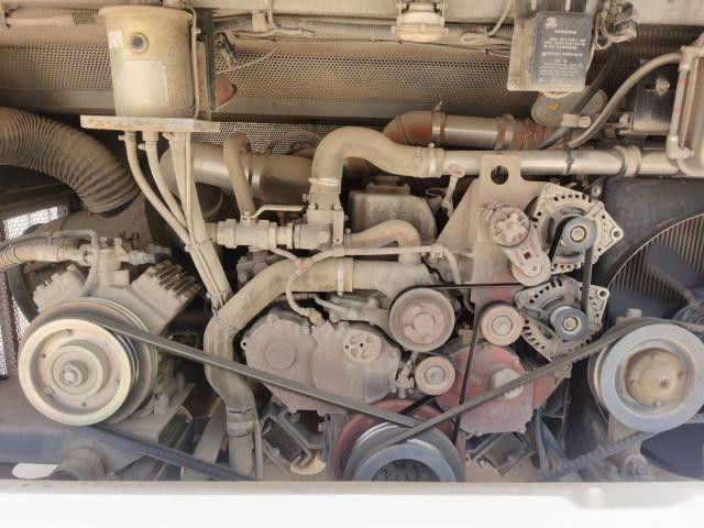 XMQ6119 gebruikte Kinglong vervoert 56 Zetels per bus 2+3 Lay-out Gebruikte van de Motor Dubbele Deuren van de Reisbus Achterchassis van het de Aandrijvingsluchtkussen Linker