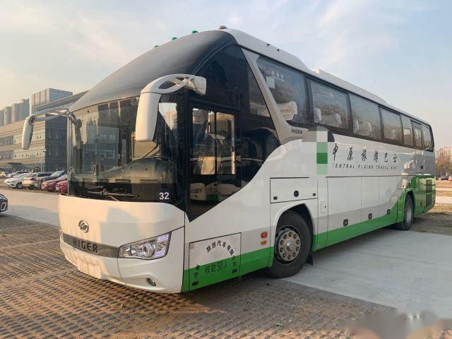 Gebruikte Hogere Bus voor Gebruikte Bus Bus 50 Zetelsklq6122 wp Achtermotor
