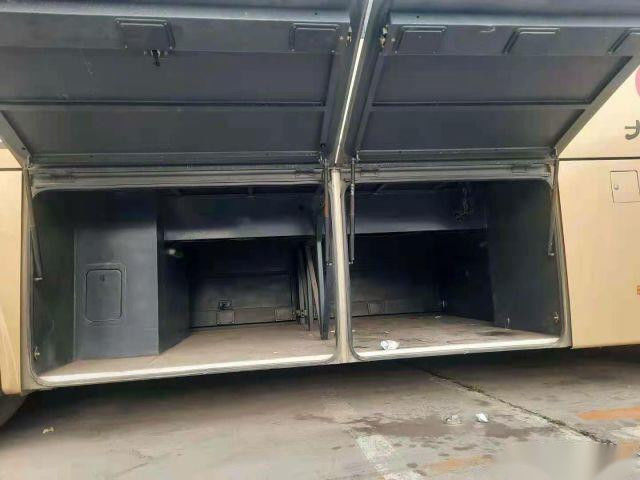 Het hogere Merk gebruikte Bus Bus KLQ6109 46 Zetels Lage Kilometer Verlaten Sturende Singel-Deur