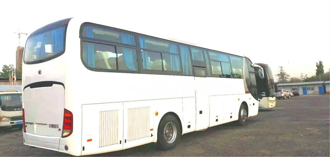 Gebruikte Yutong-Bus ZK6110 51 Zetels Gebruikte het Staalchassis Verlaten Sturende Dubbele Deuren van de Reisbus