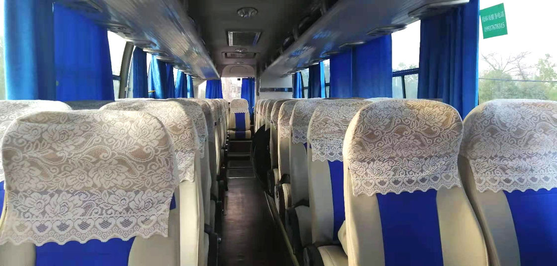 Gebruikte Yutong-Bus ZK6110 51 Zetels Gebruikte het Staalchassis Verlaten Sturende Dubbele Deuren van de Reisbus