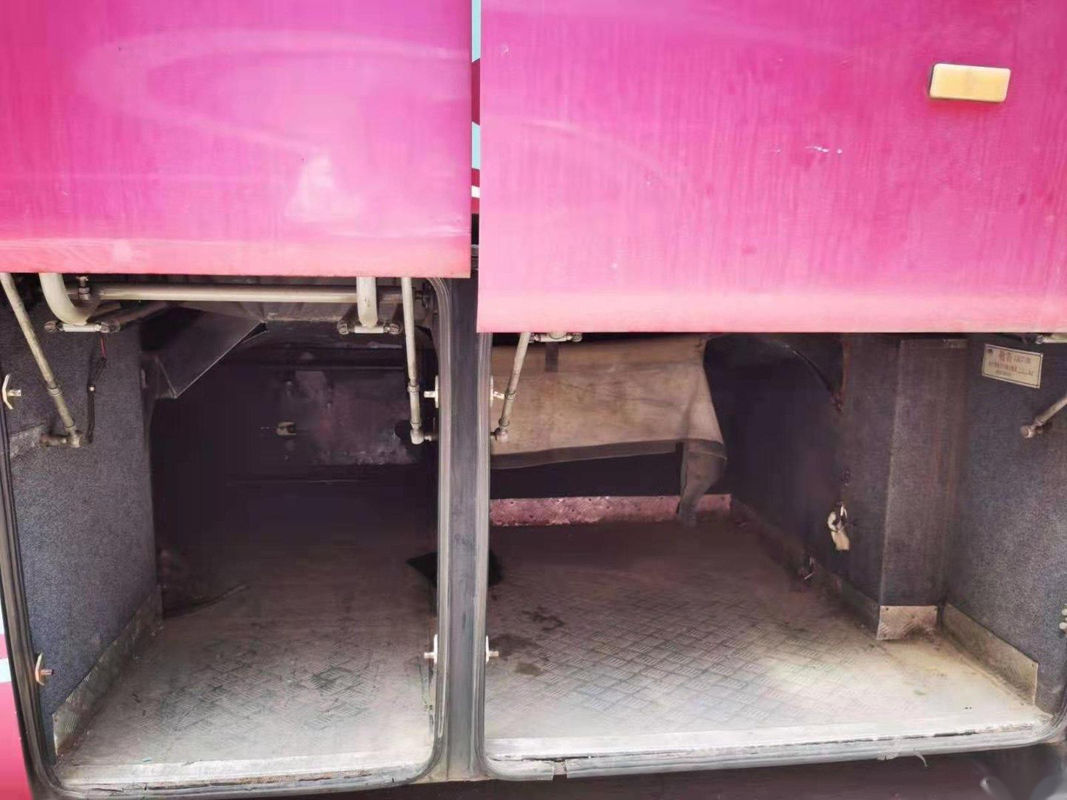 De gebruikte van de Reisbus Modelzk6110 47 Zetels van Yutong verdubbelen de Motor Euro III Naakte Verpakking van Deurenyuchai Verlaten Leiding