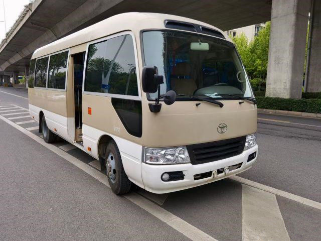 2010 Jaar 20 gebruikten de Zetels Onderlegger voor glazenbus, Gebruikte Mini Bus Toyota Coaster-bus in goede staat met 2TR-Benzinemotor