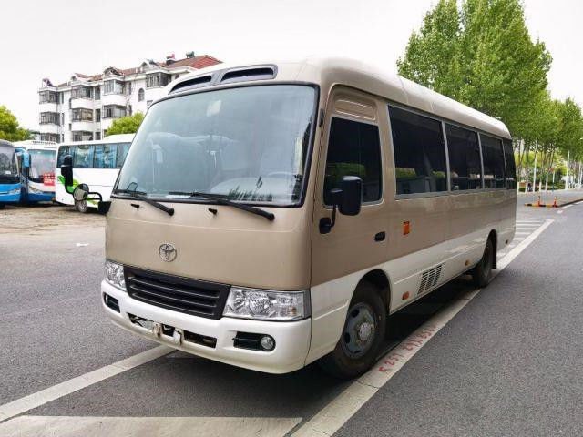 2010 Jaar 20 gebruikten de Zetels Onderlegger voor glazenbus, Gebruikte Mini Bus Toyota Coaster-bus in goede staat met 2TR-Benzinemotor