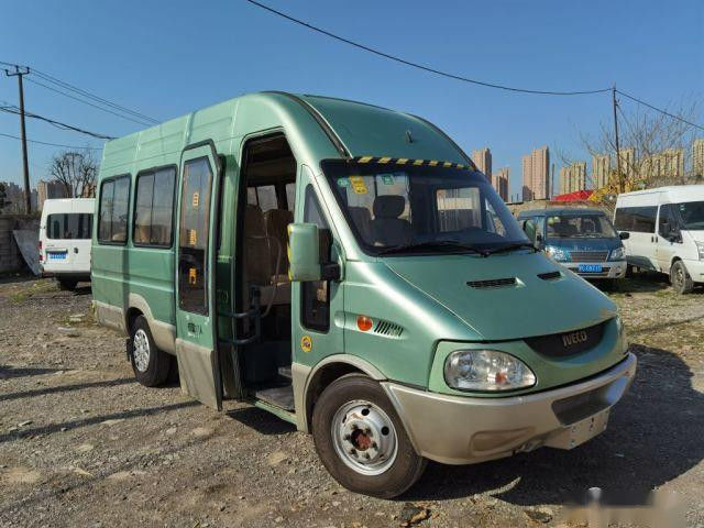 Gebruikte minibus 17 zitplaatsen merk 2.8T Dieselmotor Elektrische poort Euro III