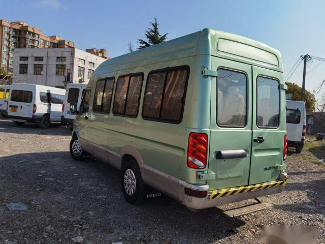 Gebruikte minibus 17 zitplaatsen merk 2.8T Dieselmotor Elektrische poort Euro III