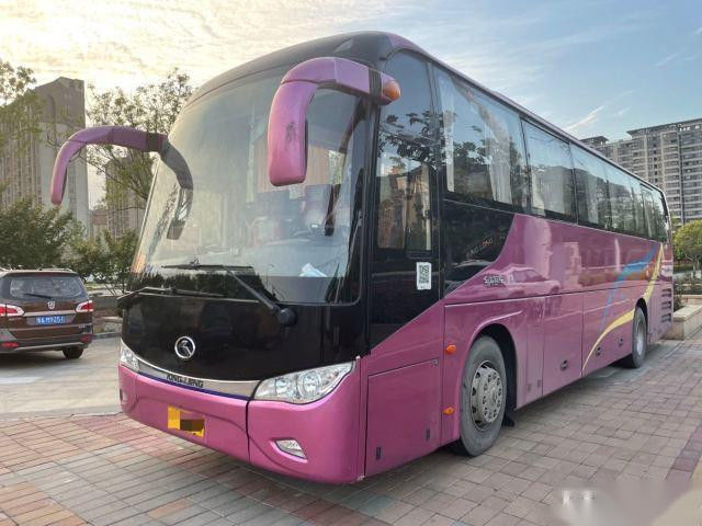 Gebruikte Reisbus Modelxmq6113 51 van de Chassisyuchai van het Zetelsstaal de Motoreuro IV 270kw