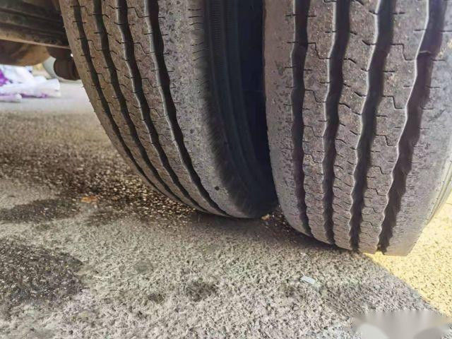 Gebruikte Toyota-Busonderlegger voor glazen 20 van de de Passagiersbus van de Zetelsbenzine de Linkeraandrijving Gebruikte Lage Kilometer