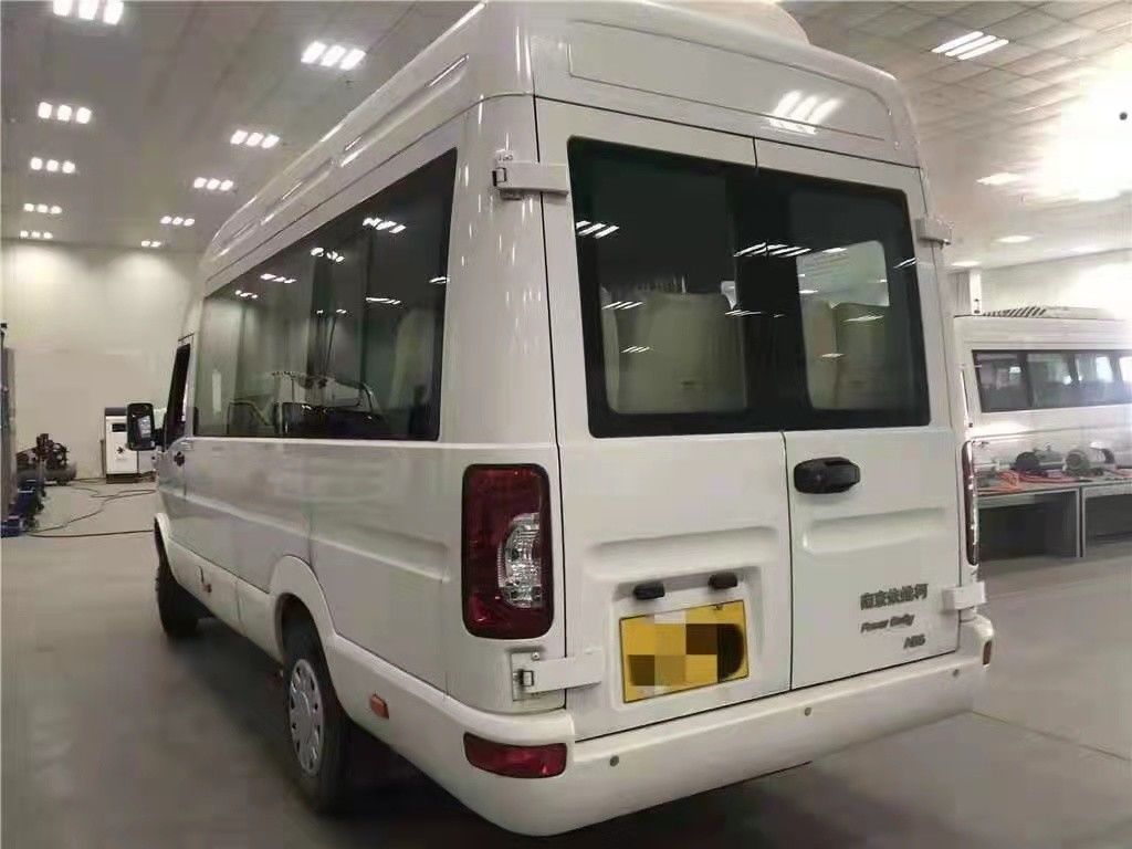 Wit Iveco-Gebruikt Merk en Nieuwe Minibus 15 Zetels129hp Diesel 2016-2017 Jaar